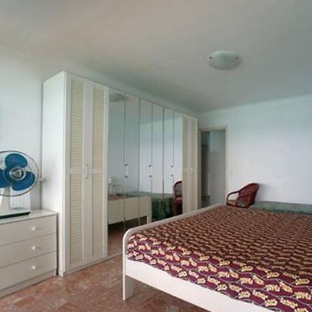 Flat Rossi Apartamento Menton Quarto foto